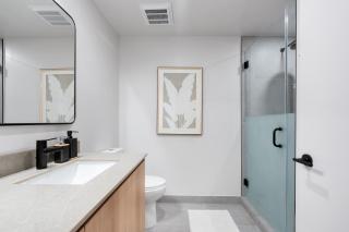 Modern Studio in Downtown Near Bayfront Park - 4
