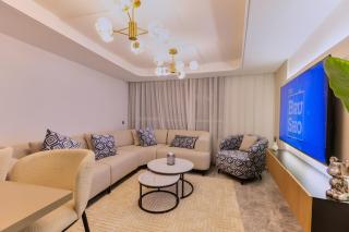 Stylish Apartment View Tower Residence Near to beach and Train station Private Parking - 3