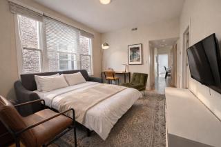 Flexhome Wicker Park - Stylish 2BR - Sleeps 6 - 9