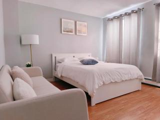 Yuan's Cozy 4BR House in Charlottetown - 3