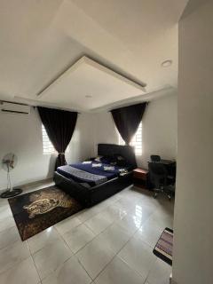 Nazz Suites - Luxury 3BR - Airport Extension Enugu - 9