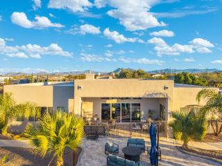 5BR Spacious Luxury Retreat Pool Views Games - 6
