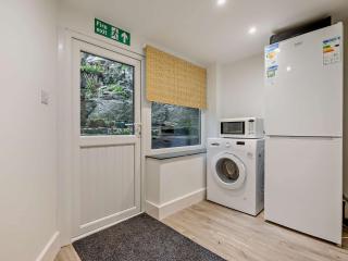 2 Bed in Little Petherick 83130 - 3