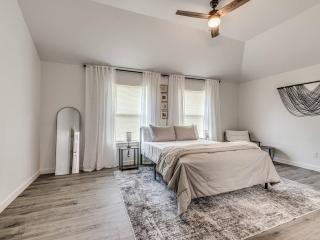 Entire home in Oklahoma City, Oklahoma, United States - 8