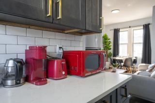 Three BR near MetLife - Pet Friendly with Parking - 4