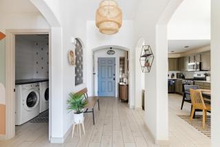 Flower Street House Pool, Spa, Golf! - 9