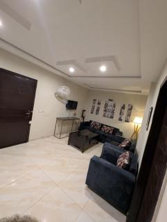 Luxury Couple Friendly Self Check-In Apartment Managed by Airmakaan - 5