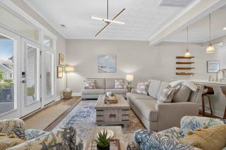 Spacious Coastal Retreat • Steps to Virginia Beach Fun - 5