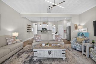 Spacious Coastal Retreat • Steps to Virginia Beach Fun - 4