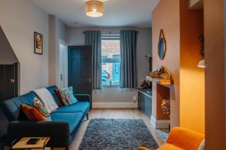 Charming Victorian Terrace near City with Free Parking - 6