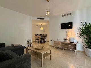 Apartamento con terraza en el corazón de Marbella centro - 9