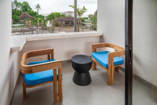 Walk to beach and restaurants - view and quiet - 2BR 3BATH - 2