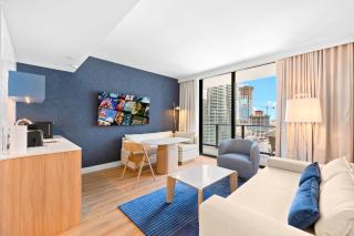 Gale Hotel Modern Condo Near the Bay - 0