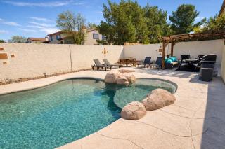 5BR Oasis 15 Min to Strip, Pool Table - 4