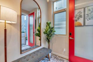 Standalone Modern townhouse in Seattle - 8