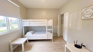 Comfortable Townhouse Near Beach Access - 8