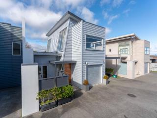 Fresh on Fletcher - Taupo Holiday Home - 5