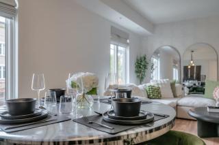 Modern Liberty Village Townhouse with Rooftop Patio - 3