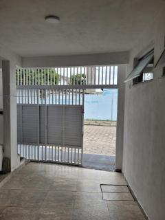 Casa no centro de Ubatuba com adaptações para idosos e PCD - 1