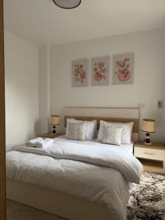 Cozy B12 Getaway - 2BR Near Strip Mall - 0