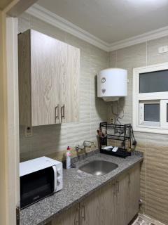 Cozy B12 Getaway - 2BR Near Strip Mall - 3