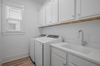 3-Story Comfortable home Near the Beach - 2