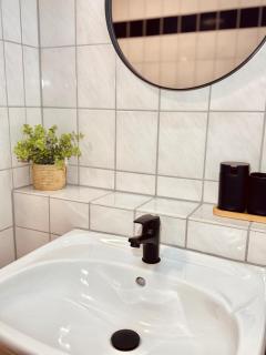 DEM Apartment - Bad Schonborn - 2