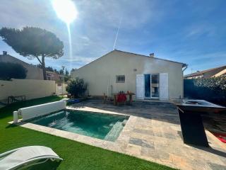 Charmante maison avec Climatisation, Piscine 10 min des plages et 30 mètres du massif de la clape - 0