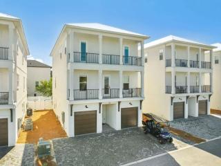 7BR Beach Trip Ready W Private Pool & Billiards - 9