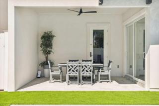 7BR Beach Trip Ready W Private Pool & Billiards - 3