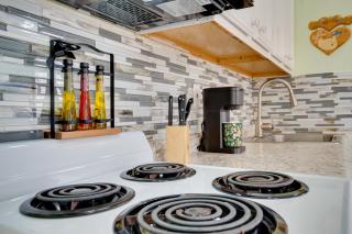 Peace and Relaxation at Texas Countryside Tiny Home - 8