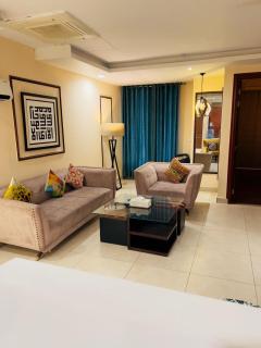 Furnished 1 BHK Apartment-Goldcrest Mall DHA Lahore - 0