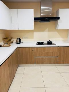 Furnished 1 BHK Apartment-Goldcrest Mall DHA Lahore - 4