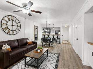 Turkey Nest by Beyond Expectations Renovated 2BR - 0