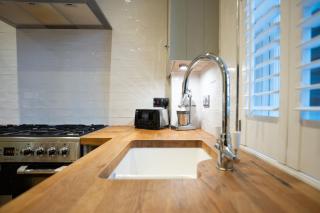 Luxury Victorian Flat in Cardiff City Centre, Stadium Side Stay - 2