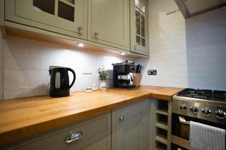 Luxury Victorian Flat in Cardiff City Centre, Stadium Side Stay - 3