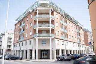 Modern Apartment near City Center and Train Station - 1