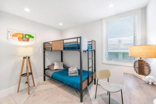 Spacious 5BR home with ocean views in Balboa Peninsula - 2