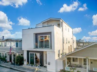 Cozy 2BR retreat on Balboa Peninsula, perfect for families! - 2