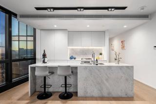 Panoramic City & Bay Views and Free Parking - 5