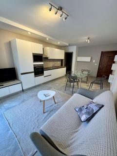 Champagne Garden - 1