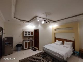 شقق شاكر 2 للشقق المخدومه - 1