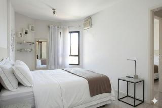 Beachfront Apt at Farol da Barra - 3