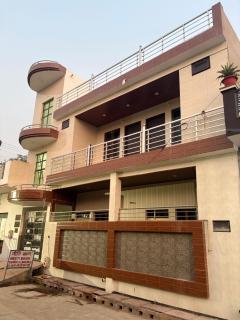 La familia homestay agra - 8