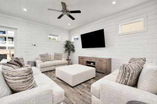 Modern 3-story Beach House W Poll and Billiard - 5