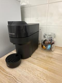 Spacious 2 bed apartment with off street parking - 9