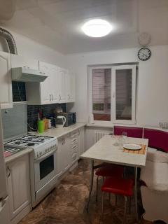 Кривий Ріг місто, Гірницький 5й мікрорайон, 47, 3кімнатна квартира, 2й поверх - 4