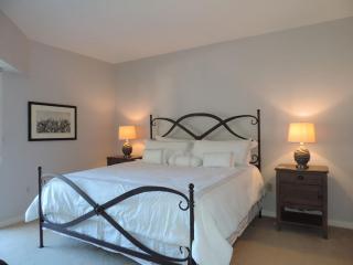 402 Barrington Arms - 4