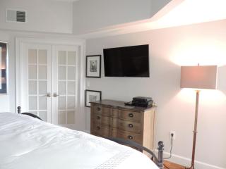 402 Barrington Arms - 3