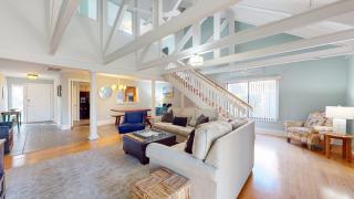 665 Queens Grant - 2